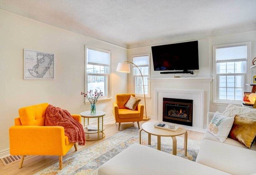 Charming Minneapolis Home < 1 Mi To Lakes!