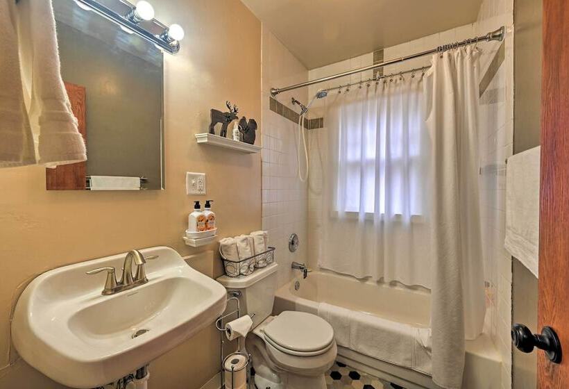 Charming Missoula House Near Downtown + Um!