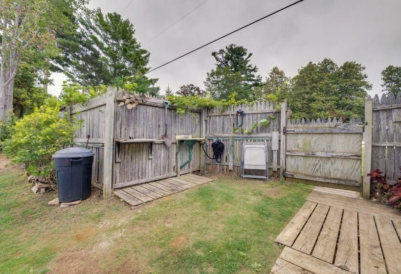 Little Traverse Lake Cottage: Beach Access & Dock!