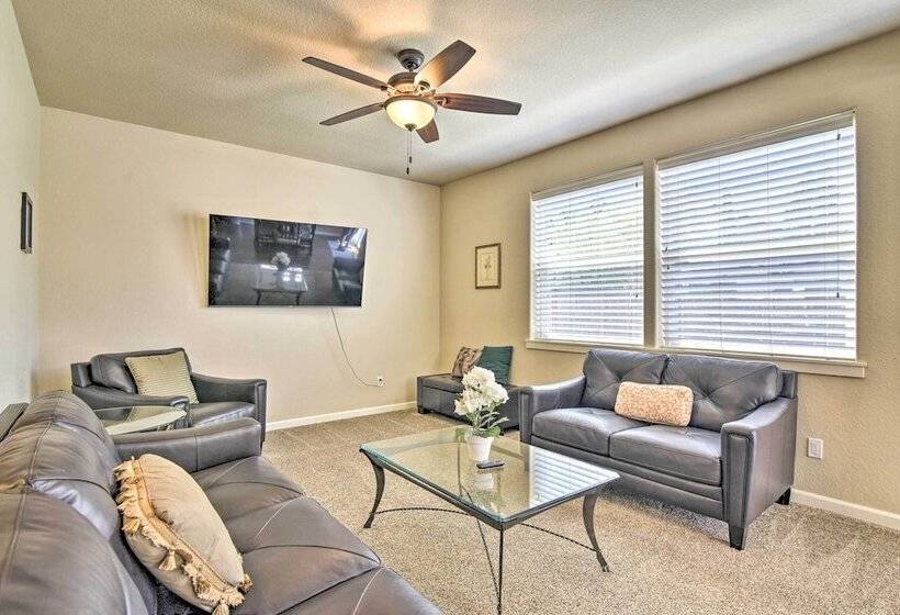 Portland Home W/ Private Hot Tub: 9 Mi To Downtown