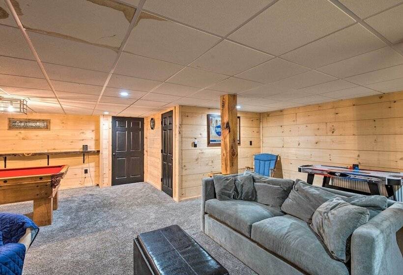 Charming Retreat ~ 1 Mi To Ossipee Lake Marina!