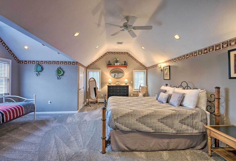 Charming Retreat ~ 1 Mi To Ossipee Lake Marina!