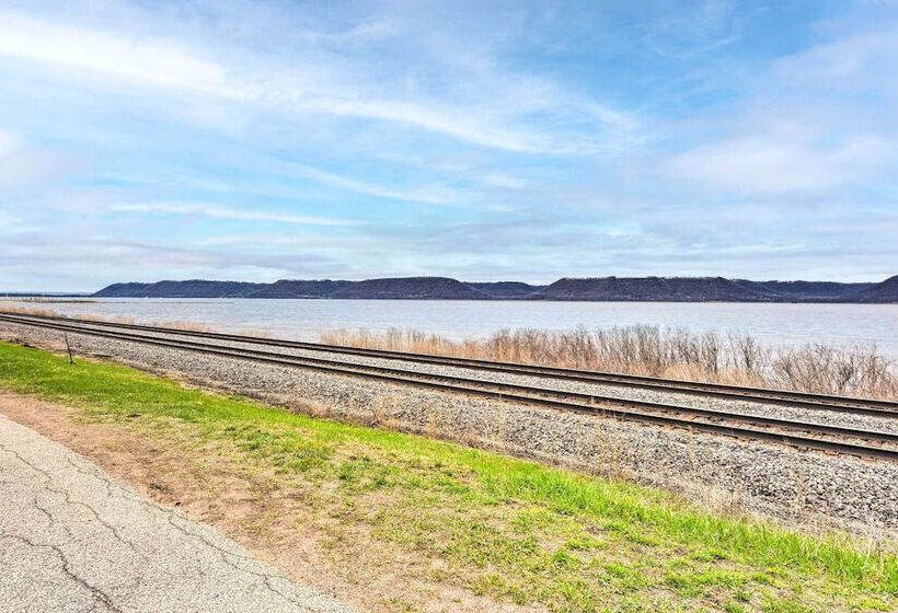 Walk To Lake Pepin: Charming Retreat W/ Deck