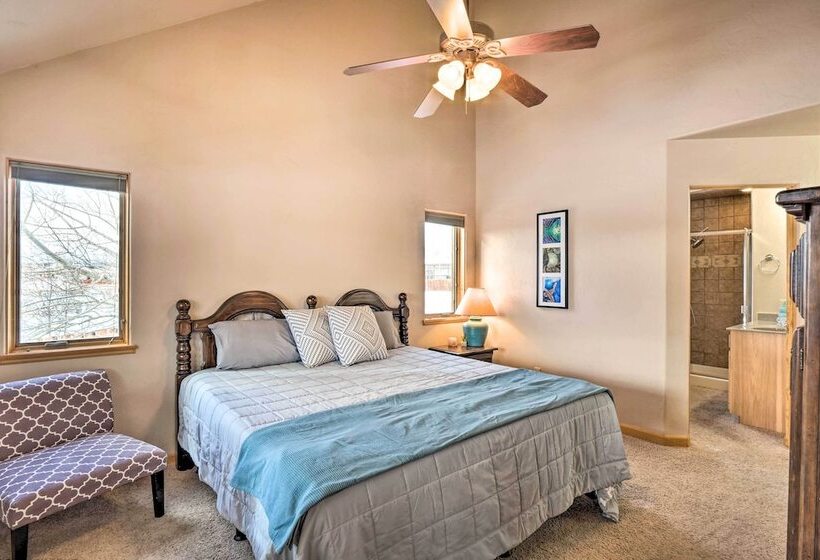 Charming, Spacious & Pet Friendly Buena Vista Home