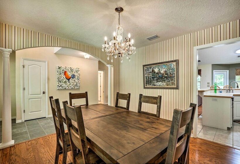 Charming Waldo Getaway Near Lake Santa Fe!