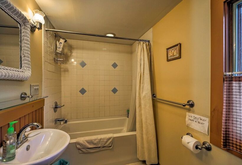 Chester Farmhouse On 100 Acres, 15 Min To Okemo!