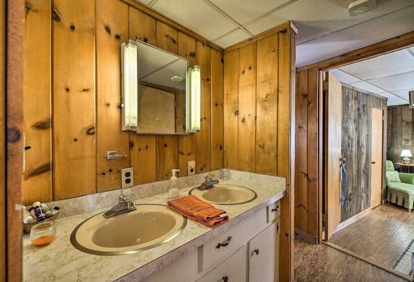 Chester Farmhouse On 100 Acres, 15 Min To Okemo!