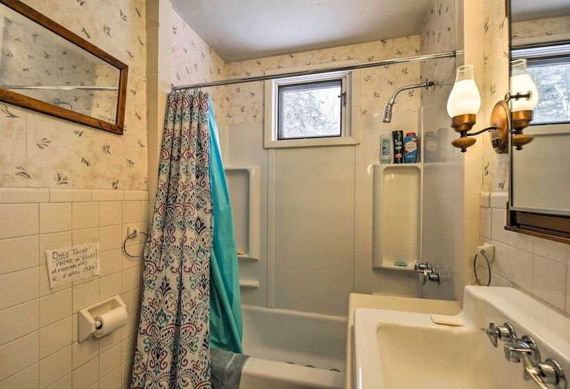 Chester Farmhouse On 100 Acres, 15 Min To Okemo!