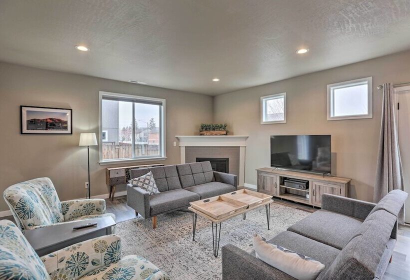 Chic Bend Home W/ Deck < 3 Mi To Downtown!