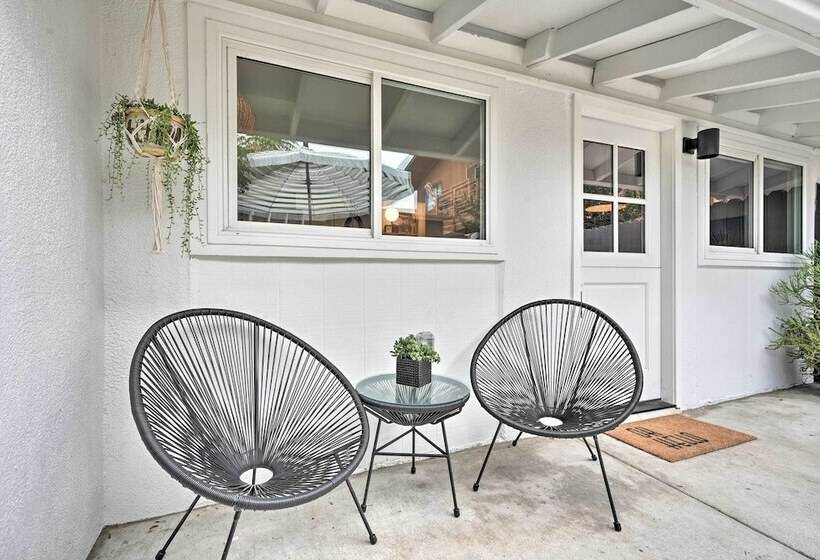 Chic & Central Ventura Home Walk To Beach!