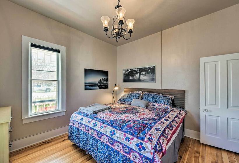 Chic Downtown Home W/ Grill, Steps To Main Street!