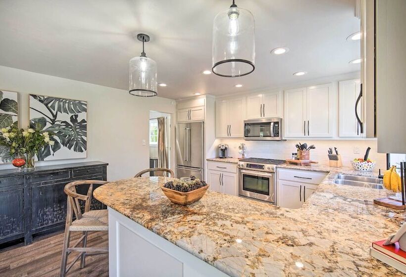 Chic Lake House W/ Furnished Deck & Hot Tub!