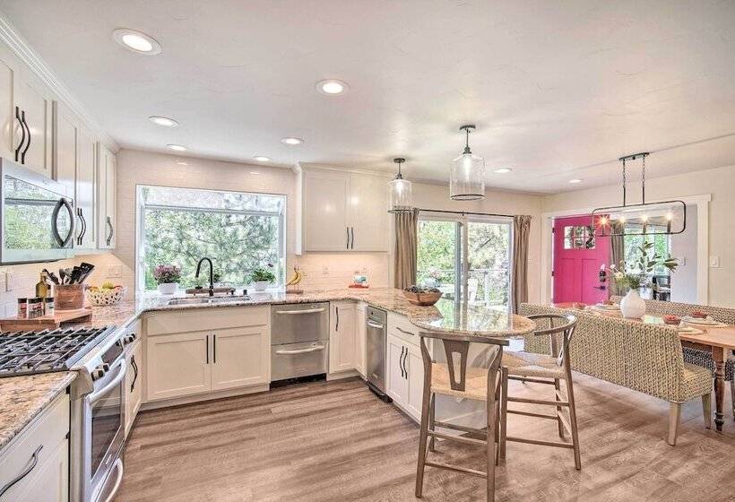 Chic Lake House W/ Furnished Deck & Hot Tub!