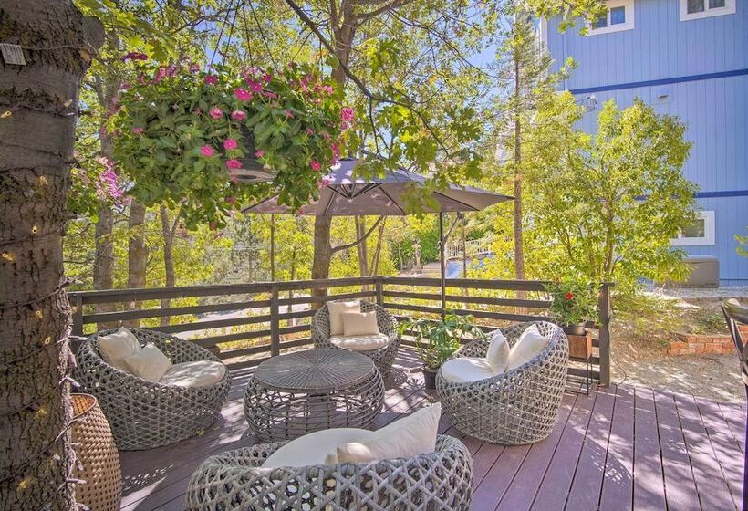 Chic Lake House W/ Furnished Deck & Hot Tub!