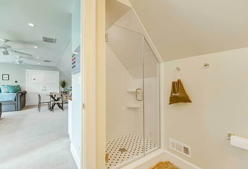 Lakefront Prospect Heights Home: Ice Fish On Site