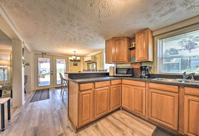 Coastal Cottage: Walk To Fernandina Beach & Dining