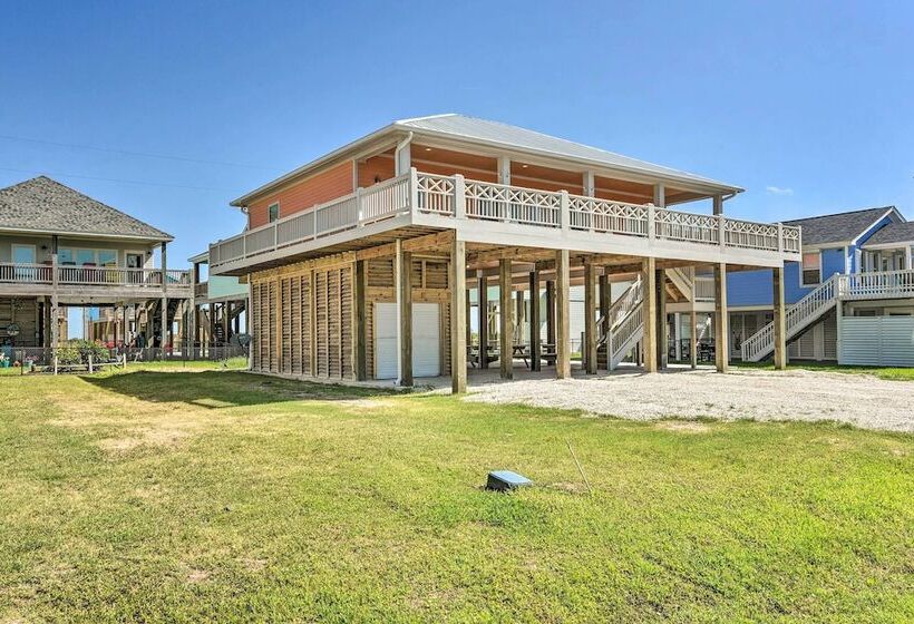 Walk To Shore: Coastal Escape In Crystal Beach!