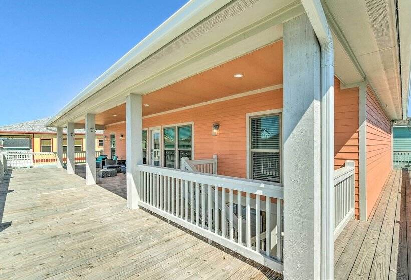 Walk To Shore: Coastal Escape In Crystal Beach!