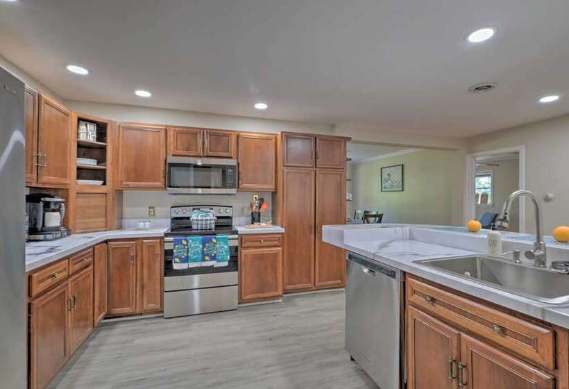 Coastal Edgewater Home W/ Private Hot Tub!