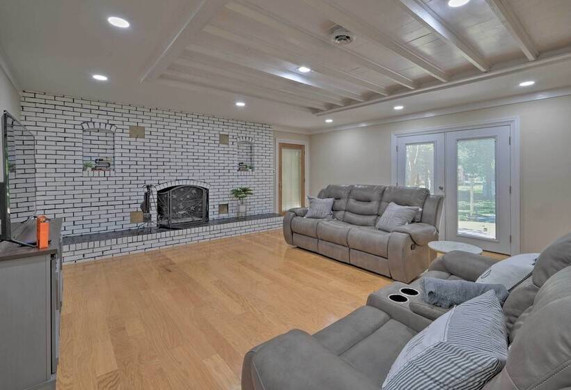 Coastal Edgewater Home W/ Private Hot Tub!