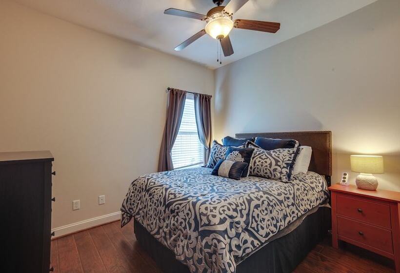 College Station Family Home: 3 Mi To Texas A&m!