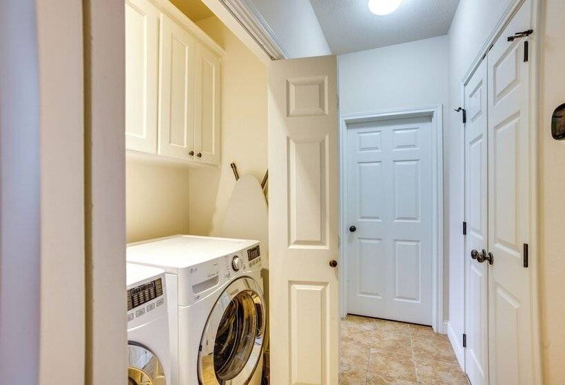 College Station Family Home: 3 Mi To Texas A&m!