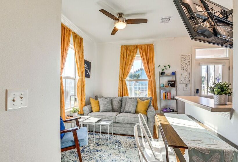 Walk To Beach: Colorful Home W/ Patio In Galveston