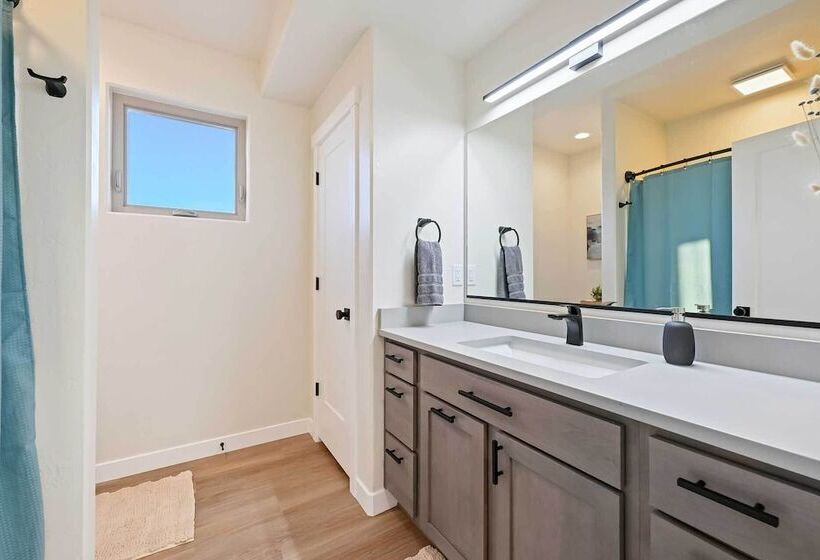 Grand Junction Home ~ 1 Mi To Downtown