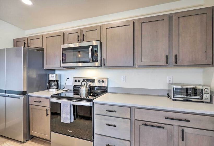 Grand Junction Home ~ 1 Mi To Downtown