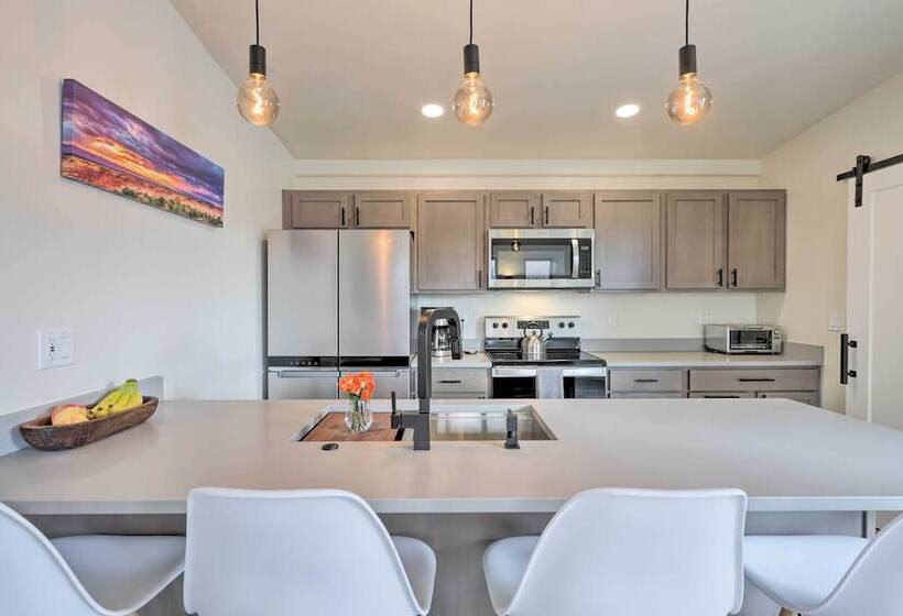 Grand Junction Home ~ 1 Mi To Downtown