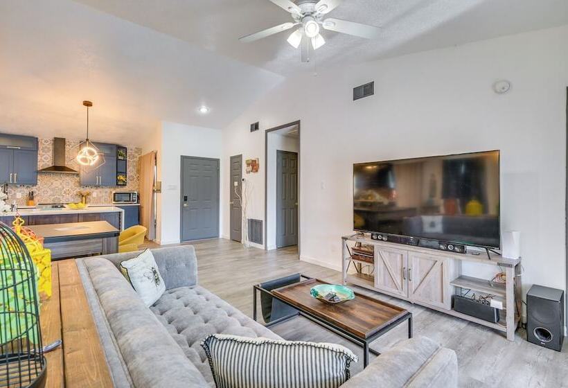 Contemporary Lutz Home: Private Pool, Pet Friendly