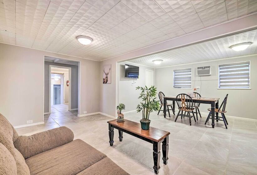 Convenient Canyon Lake Home W/ Deck & Grill!