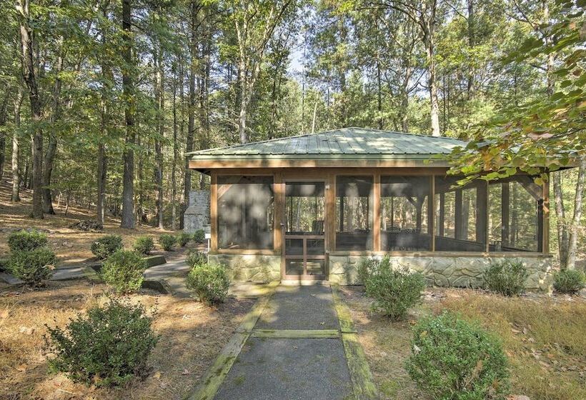 Couples Cabin   5 Mi To Dt Berkeley Springs!