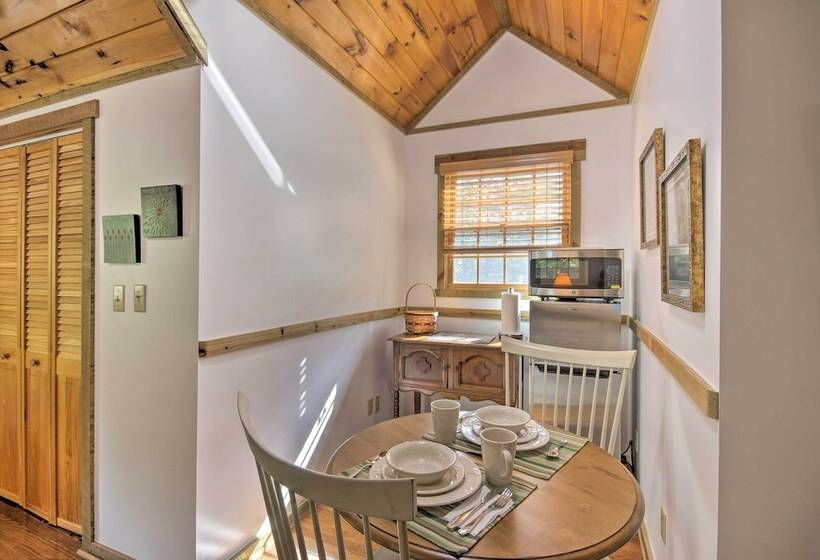 Couples Cabin   5 Mi To Dt Berkeley Springs!