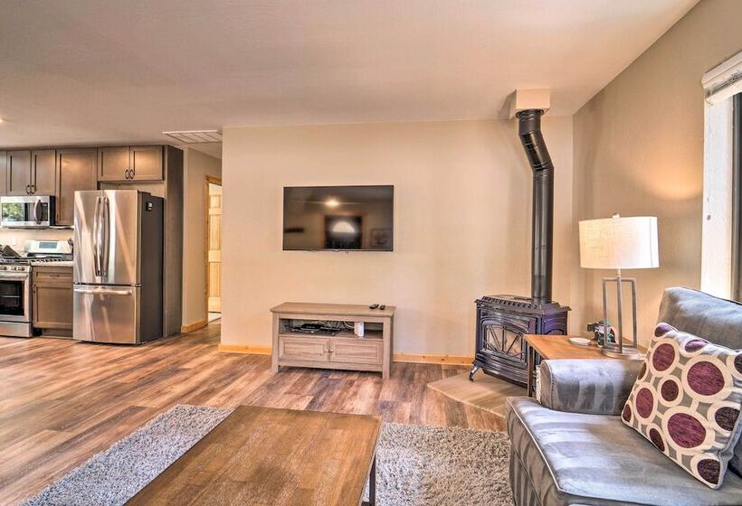 5 Mi To Donner Lake: Home W/ Shared Hot Tub