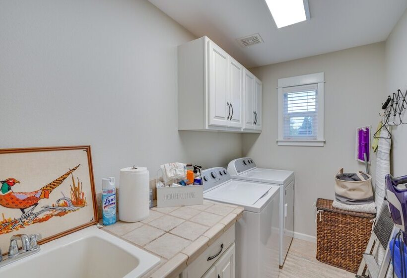 Cozy Bend Home   Walk To Old Mill District!