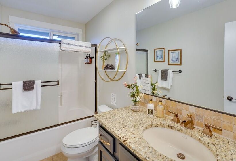 Cozy Bend Home   Walk To Old Mill District!