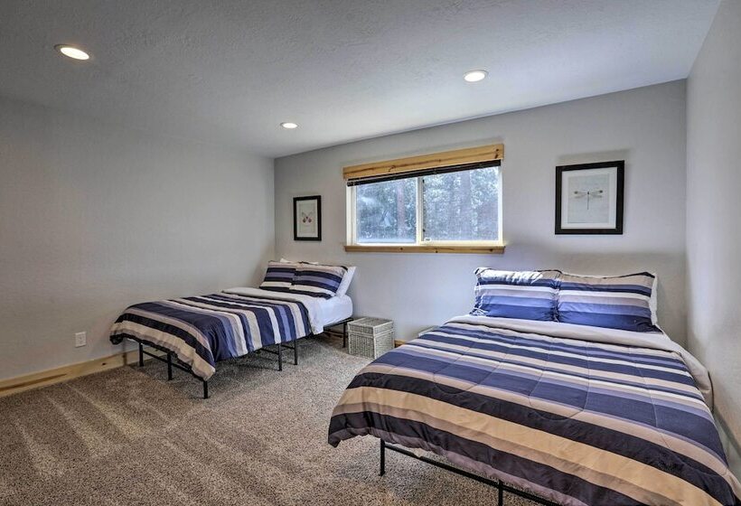 South Lake Tahoe Cabin ~ 7 Mi To Ski Resort!