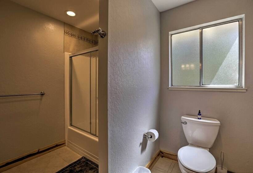 South Lake Tahoe Cabin ~ 7 Mi To Ski Resort!