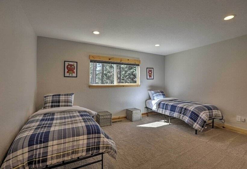 South Lake Tahoe Cabin ~ 7 Mi To Ski Resort!