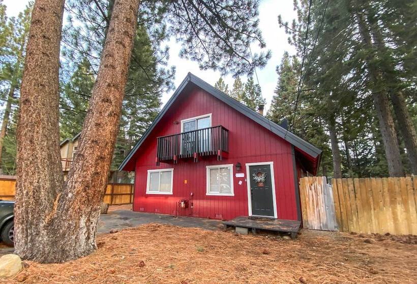 South Lake Tahoe Cabin ~ 7 Mi To Ski Resort!