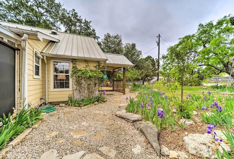 Cozy Canyon Lake Abode < 1 Mi To Boat Ramp!