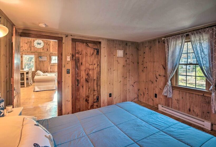 Cape Cod Cottage: Deck, Grill & Kayaks, Near Beach