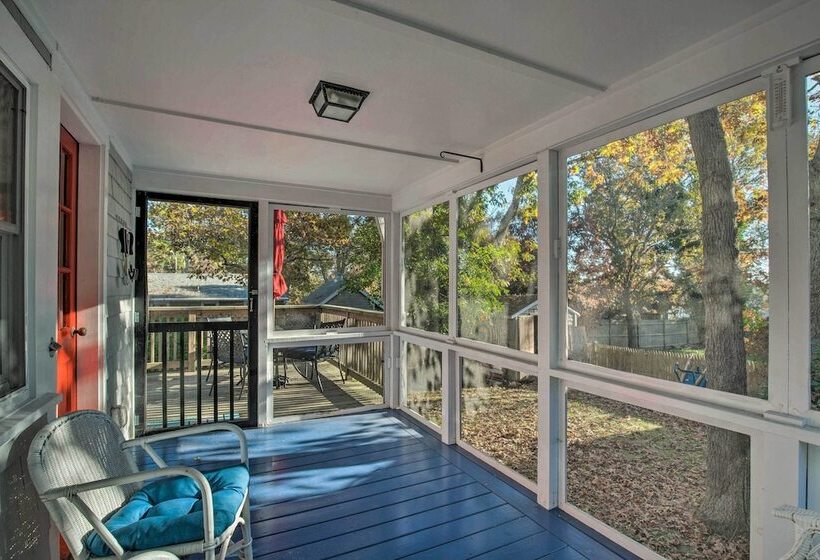 Cape Cod Cottage: Deck, Grill & Kayaks, Near Beach