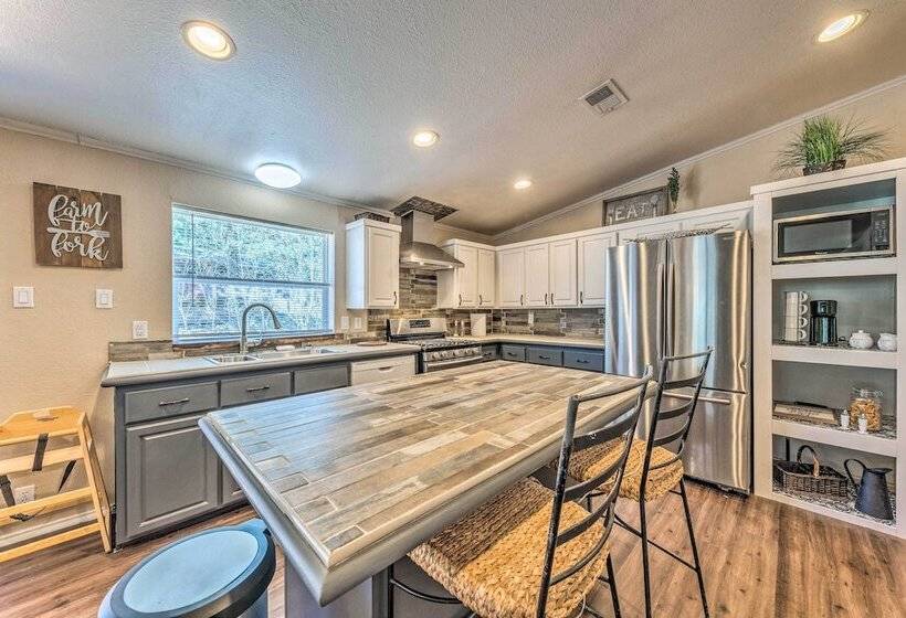 Cozy Cloudcroft Cabin W/ Deck & Gas Grill!