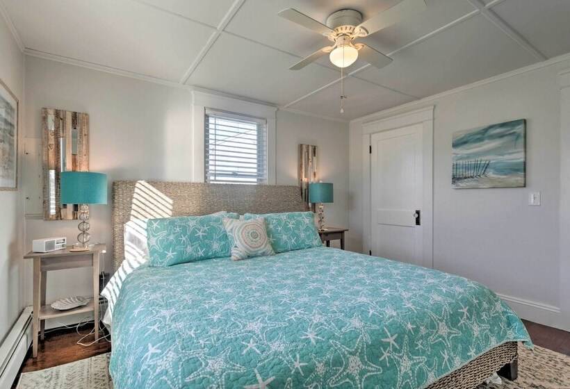 Cozy Coastal Cottage: 5 Mi To Narragansett Beach!