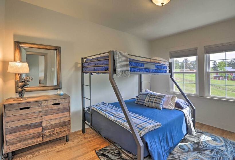 Conifer Cabin W/ Mountain Views On 100 Acres!