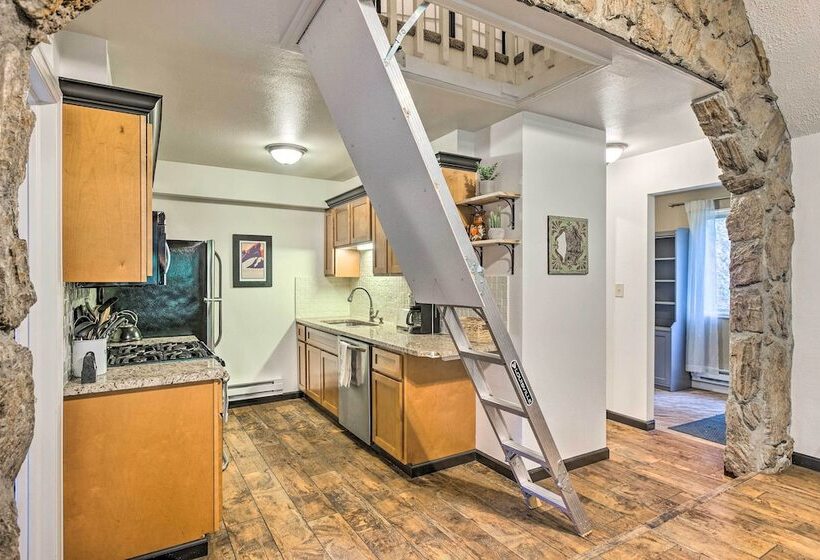 Creekside Morrison Cabin ~ 9 Mi To Red Rocks Park!