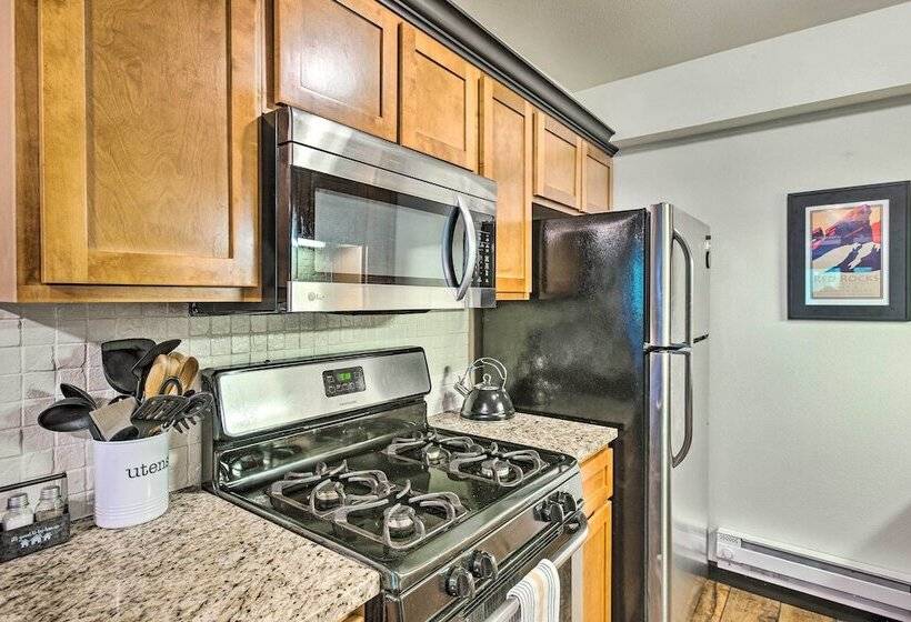 Creekside Morrison Cabin ~ 9 Mi To Red Rocks Park!