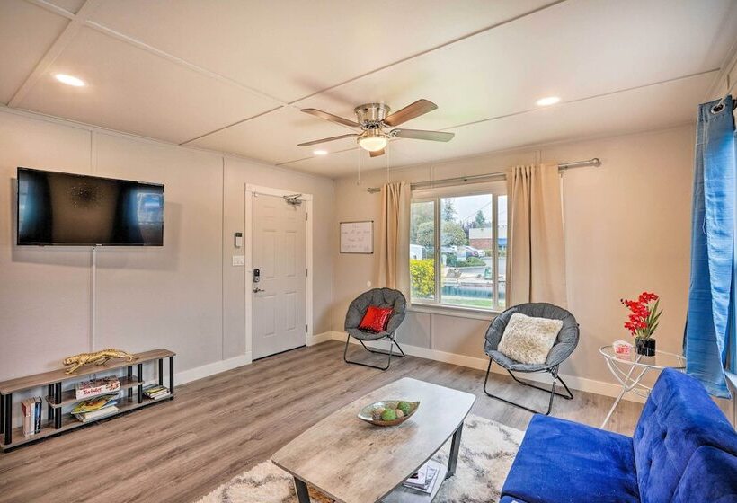 Cozy Elk Grove Home In The Heart Of Old Town!